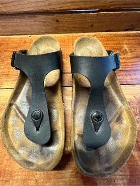 Birkenstock Black Leather Thong Sandals Size 38 W7.5-8